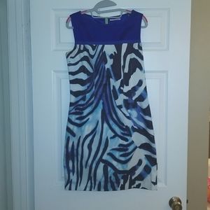 T. Tahari patterned dress size 6 perfect shape